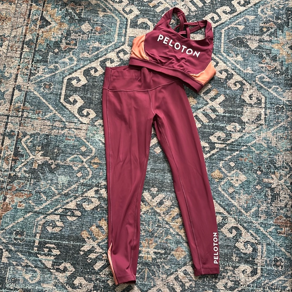Peloton sports bra and leggings set